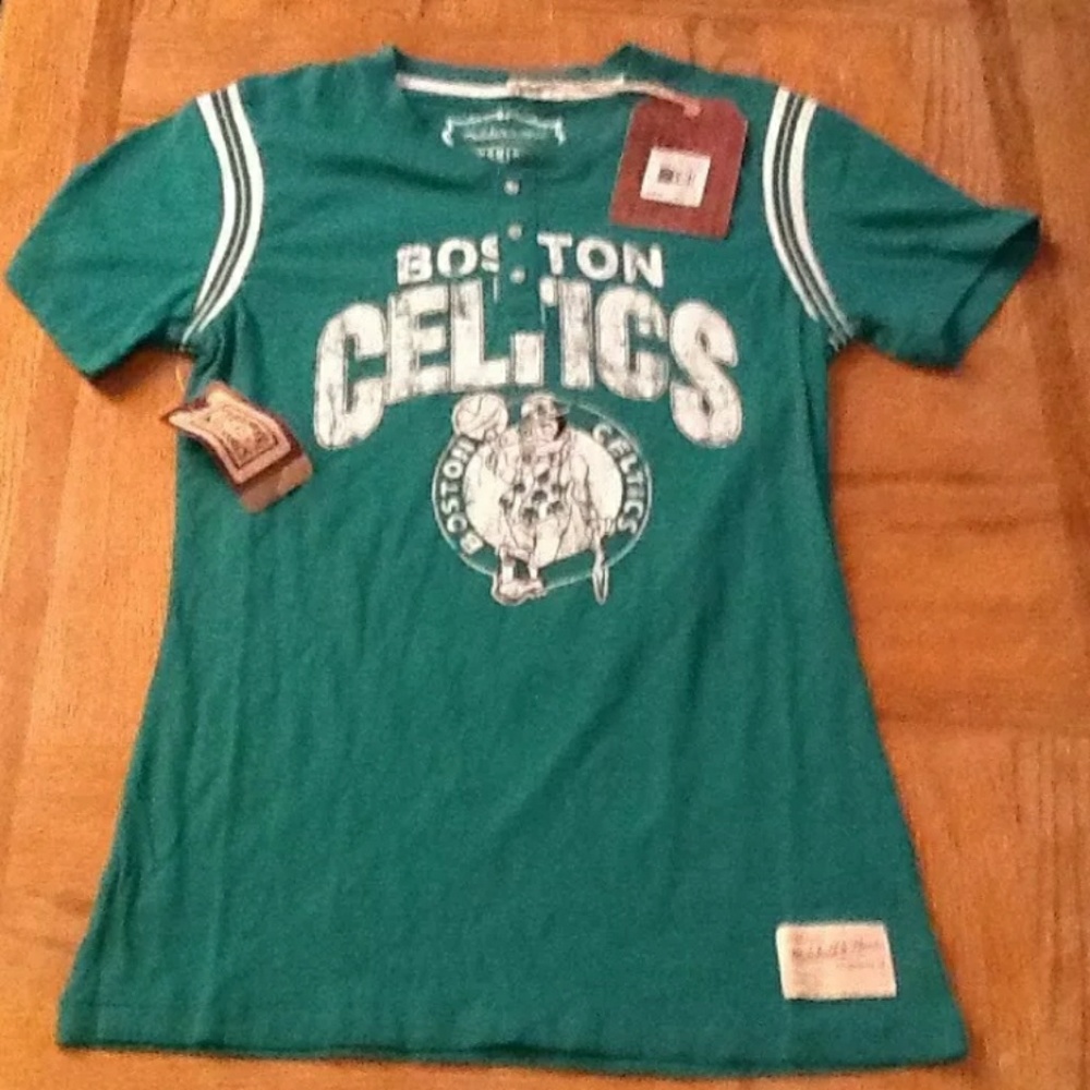 Women's Mitchell & Ness Boston Celtics T Shirt M